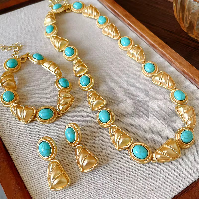 Vintage necklace with palace style geometric earrings and necklace