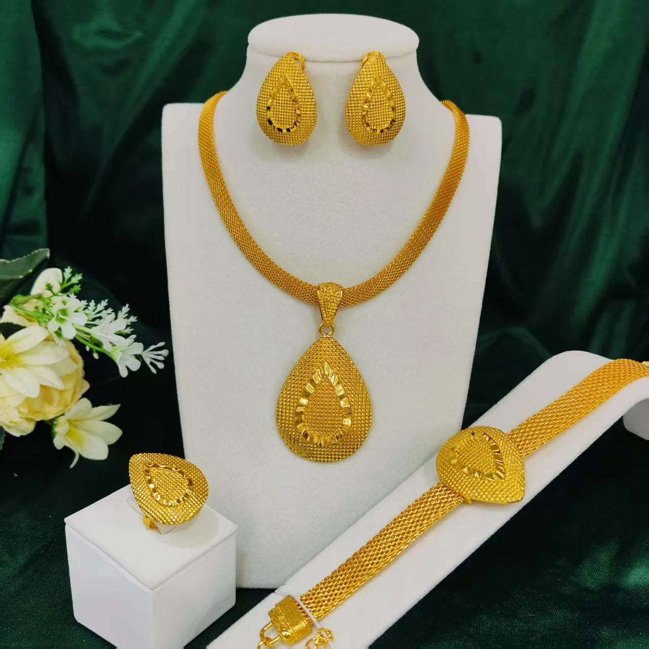 Fine Dubai 24k Gold Color Jewelry Set For Women Luxury Unique Pendant Necklace Earrings Weddings Gifts Party Accessory