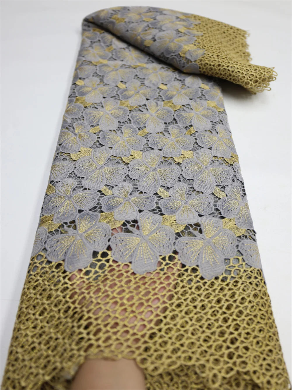 Fashionable Skin Friendly Guipure Lace Fine Cotton Textured African Cord Lace Cupion Fabric 5 Yards Occasional Couple Wear