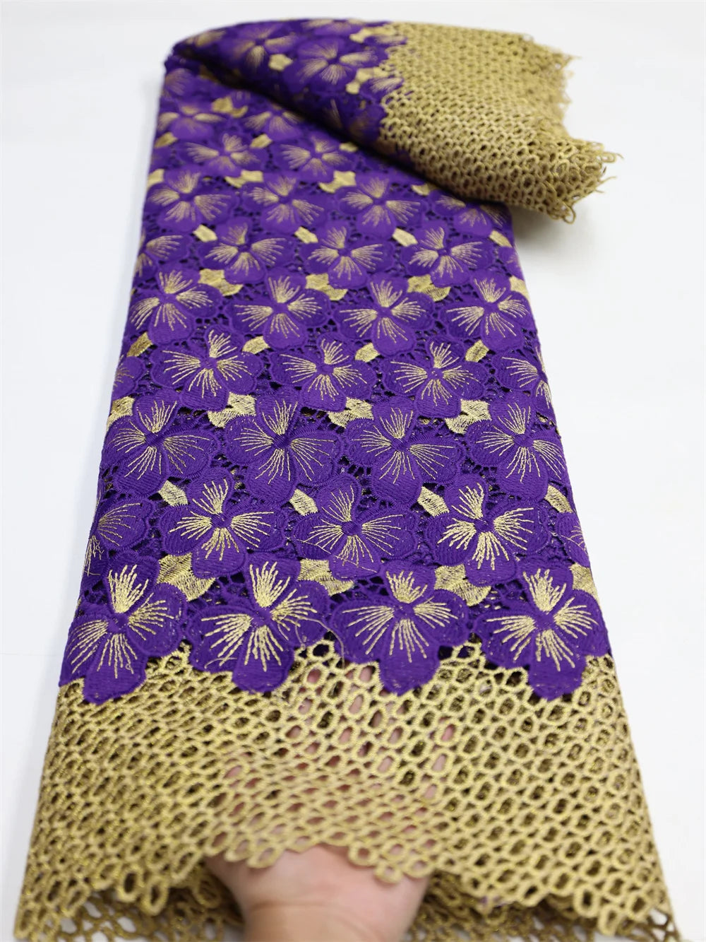 Fashionable Skin Friendly Guipure Lace Fine Cotton Textured African Cord Lace Cupion Fabric 5 Yards Occasional Couple Wear