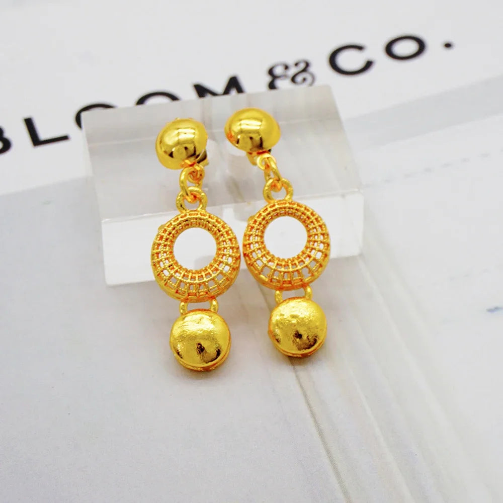 Arabic Women Gold Color Jewelry Sets Featured Round Pendant Earrings Rings Bracelets Suitable for Wedding Banquets Parties