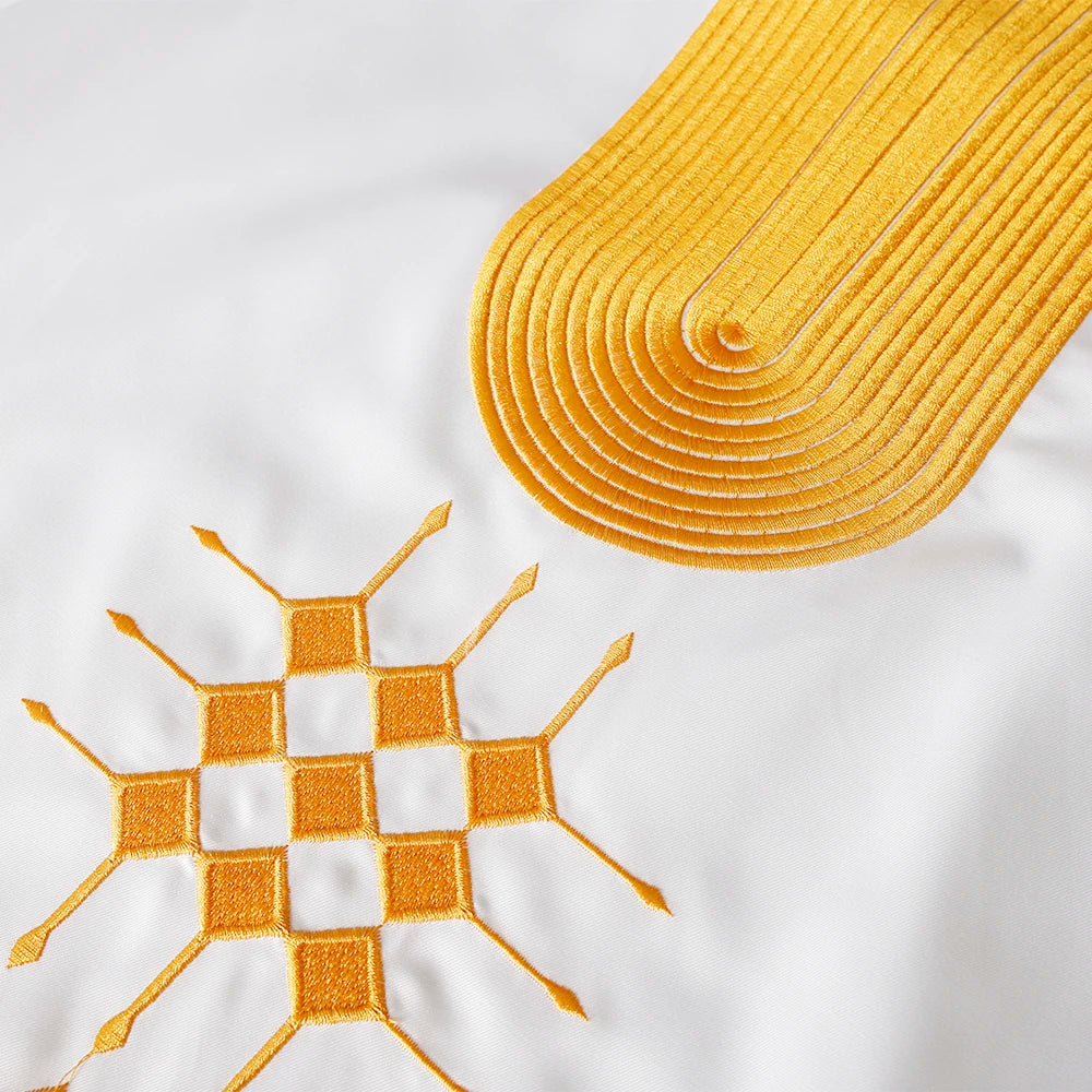 New African Clothes for Men Dashiki Tradition Outfit Robe Embroidery White Tops Pants Suits Bazin Muslim Wedding Party Clothing