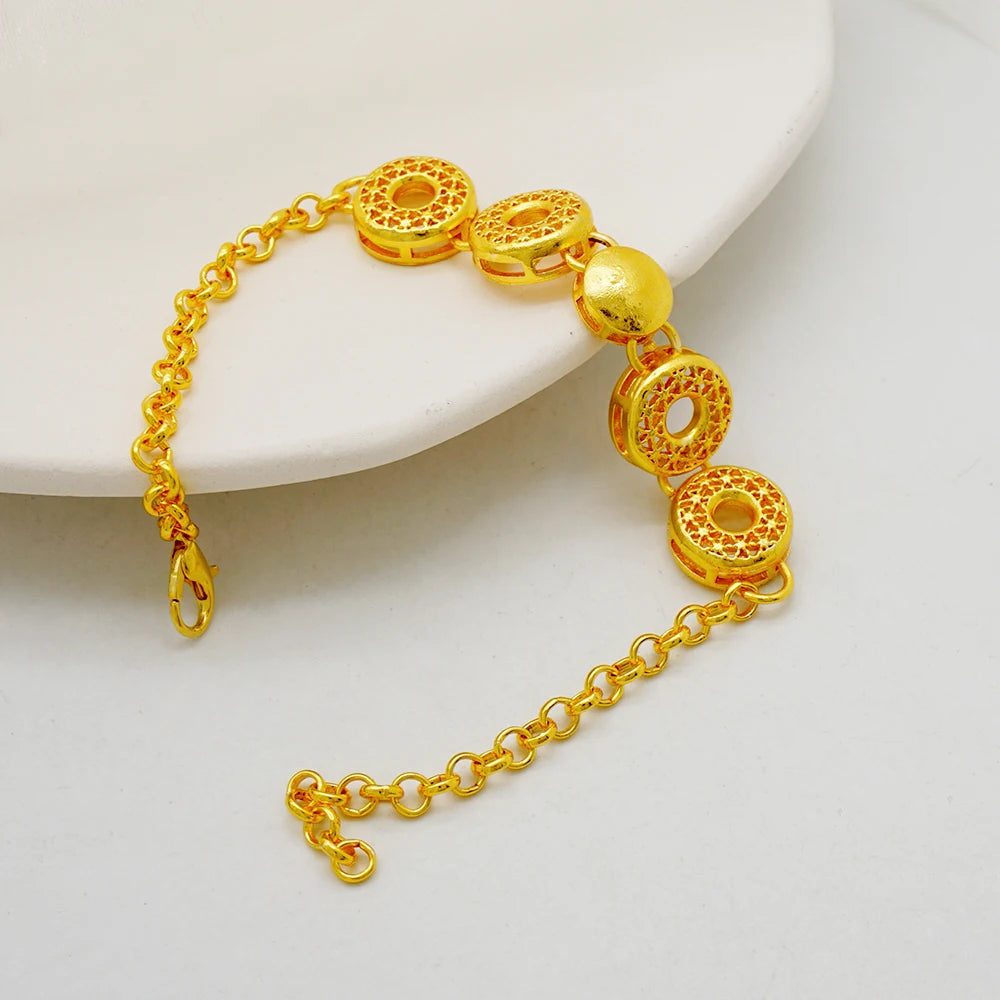 Arabic Women Gold Color Jewelry Sets Featured Round Pendant Earrings Rings Bracelets Suitable for Wedding Banquets Parties