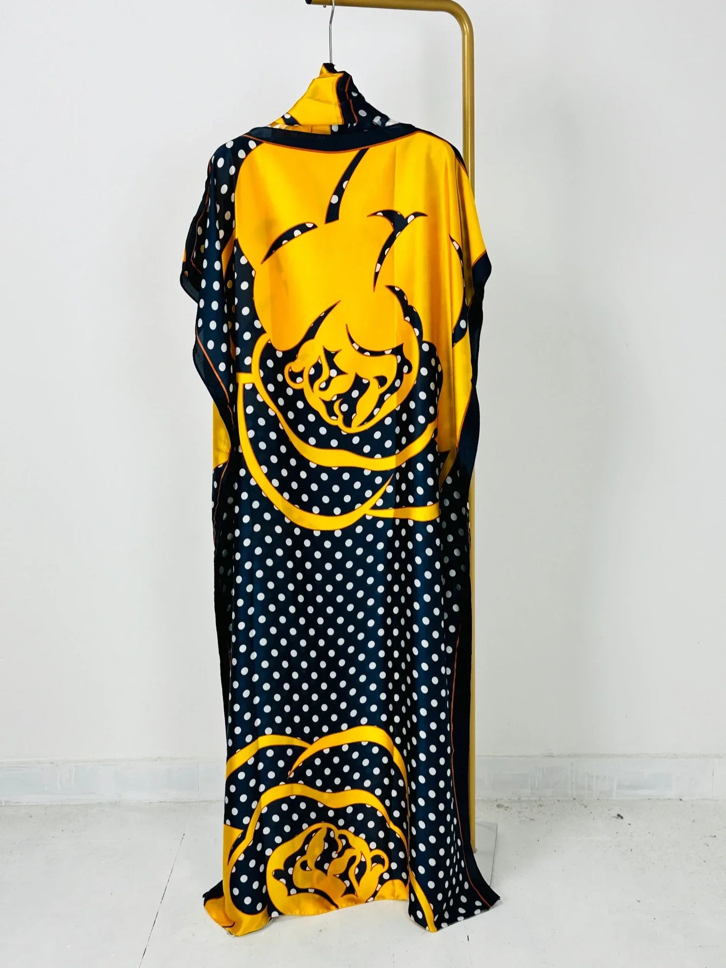 Plus Size Polka Dot Printed Kaftan Dress,Modern Round Neck Short Sleeved Maxi Dress, Women's Plus Size Clothing with A Headscarf