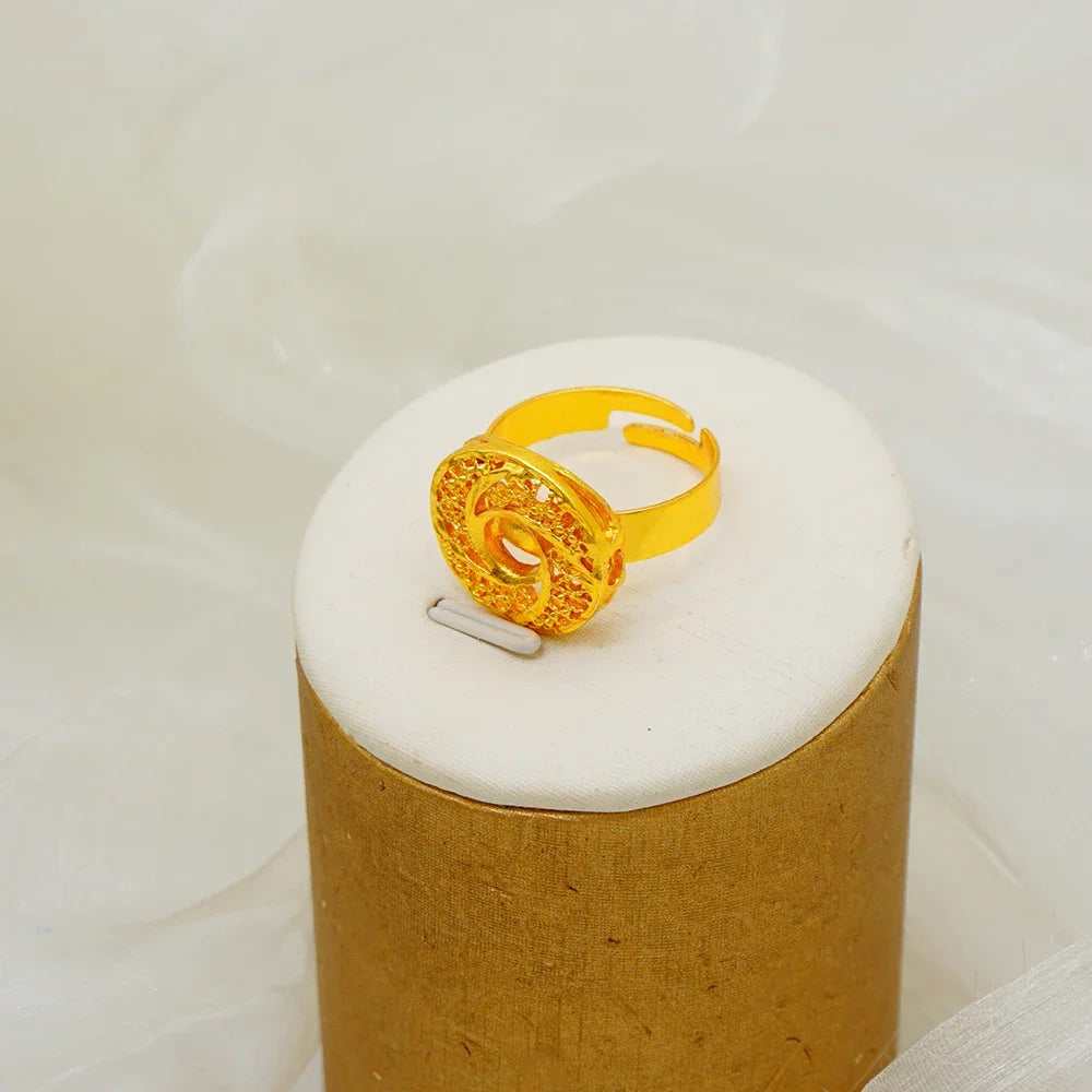 Arabic Women Gold Color Jewelry Sets Featured Round Pendant Earrings Rings Bracelets Suitable for Wedding Banquets Parties