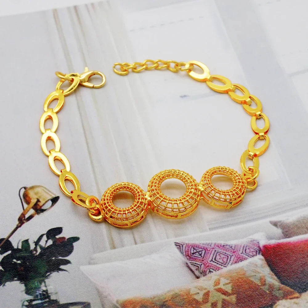 Arabic Women Gold Color Jewelry Sets Featured Round Pendant Earrings Rings Bracelets Suitable for Wedding Banquets Parties