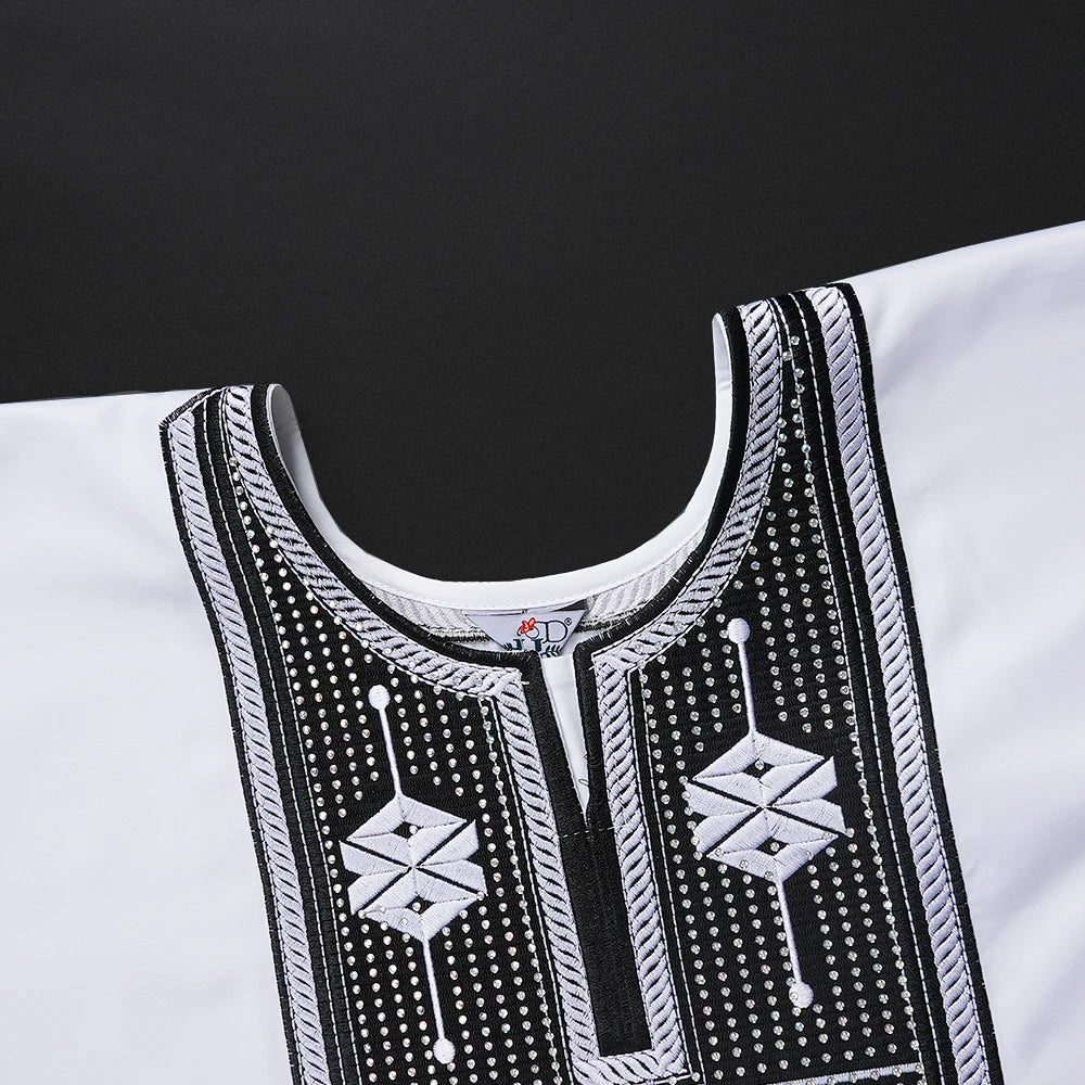 New African Clothes for Men Dashiki Tradition Outfit Robe Embroidery White Tops Pants Suits Bazin Muslim Wedding Party Clothing
