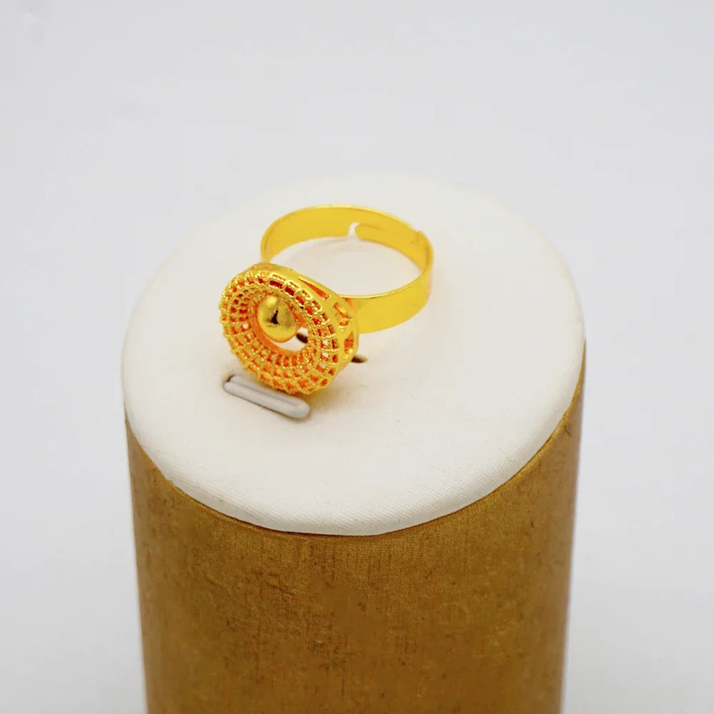 Arabic Women Gold Color Jewelry Sets Featured Round Pendant Earrings Rings Bracelets Suitable for Wedding Banquets Parties