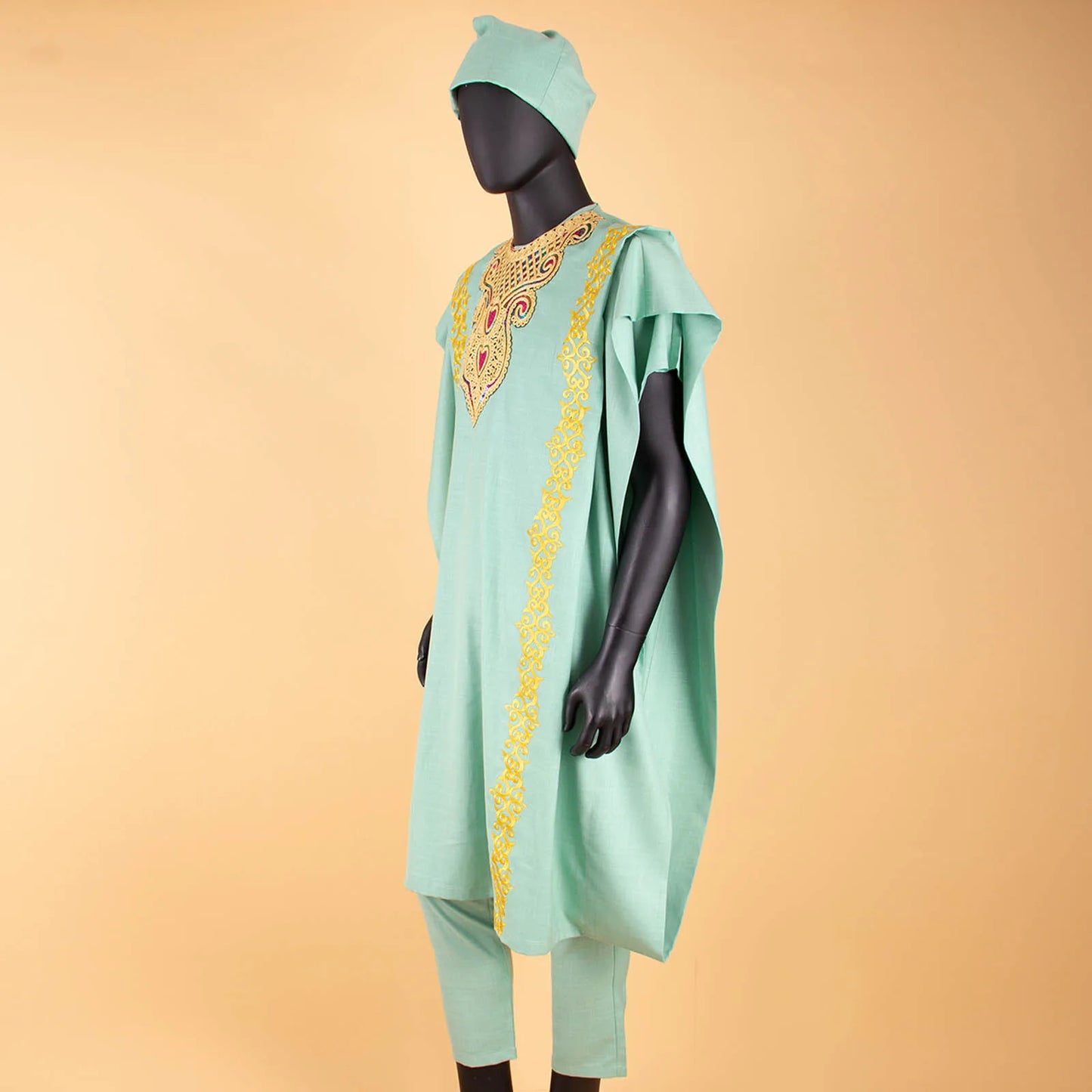 African Men`s Clothing Embroidery Agbada Shirts Pants and Hats 4 Piece Set Traditional Garments for Wedding Evening A2216066