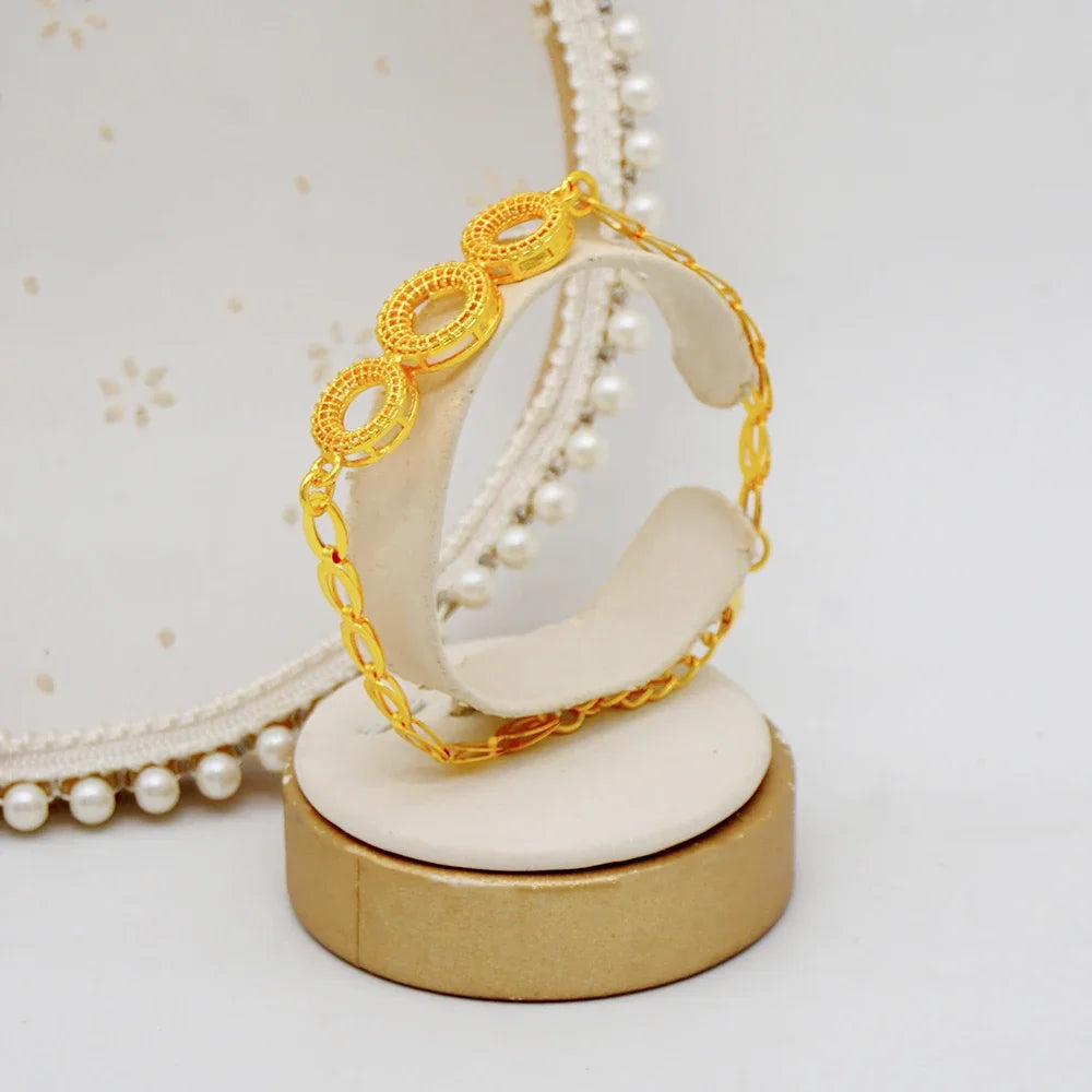 Arabic Women Gold Color Jewelry Sets Featured Round Pendant Earrings Rings Bracelets Suitable for Wedding Banquets Parties